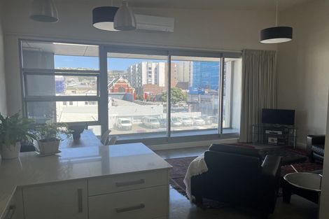 Photo of property in 2/25 Home Street, Mount Victoria, Wellington, 6011