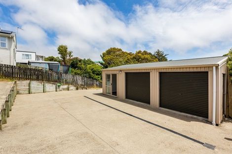 Photo of property in 16 Sasanof View, Ascot Park, Porirua, 5024