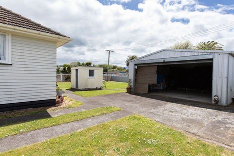 Photo of property in 1 Robertshawe Crescent, Dannevirke, 4930