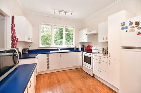 Photo of property in 31 William Hadlow Place, Hatfields Beach, Orewa, 0931