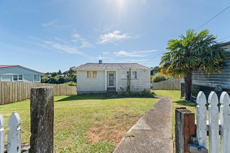 Photo of property in 66 Banks Street, Marfell, New Plymouth, 4310