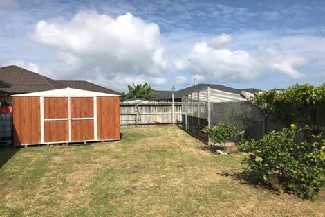 Photo of property in 6 Kowi Lakes Drive, One Tree Point, 0118