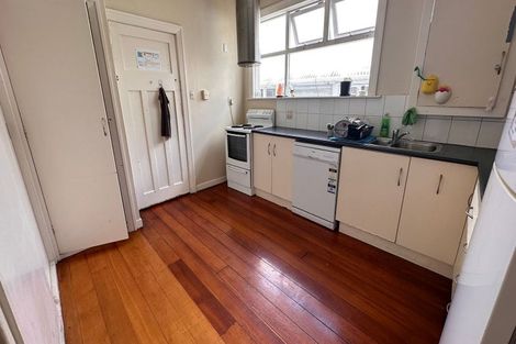 Photo of property in 1/17 Clifton Terrace, Kelburn, Wellington, 6012