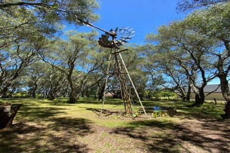 Photo of property in 44 Attwood Road, Paremoremo, Auckland, 0632