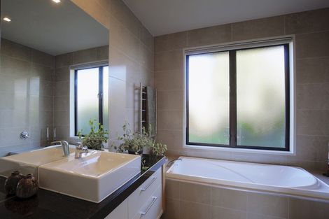 Photo of property in 34 Rannoch Drive, Jacks Point, Queenstown, 9371