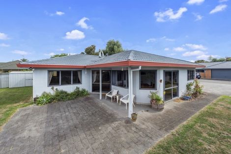 Photo of property in 21 Waiwherowhero Drive, St Andrews, Hamilton, 3200