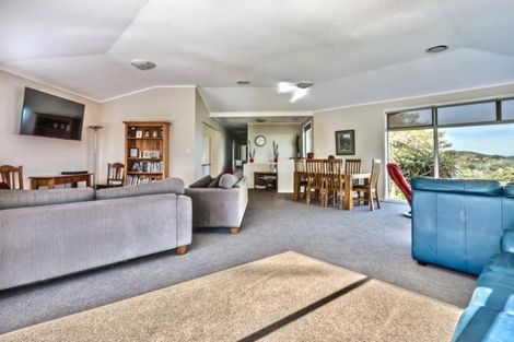 Photo of property in 55 Kakariki Grove, Waikanae, 5036