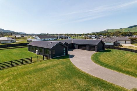 Photo of property in 12 Kahikatea Drive, Kinloch, Taupo, 3377