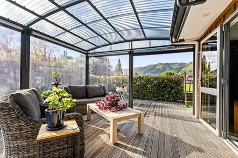 Photo of property in 19 Edgewater Street, Waikanae, 5036