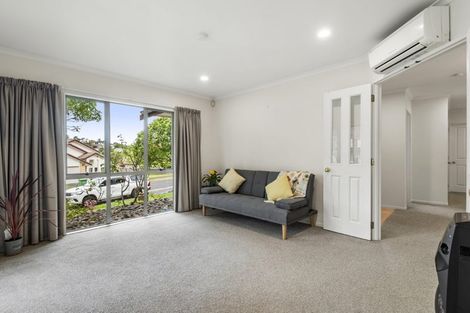 Photo of property in 13 Phoebe Meikle Place, Torbay, Auckland, 0630