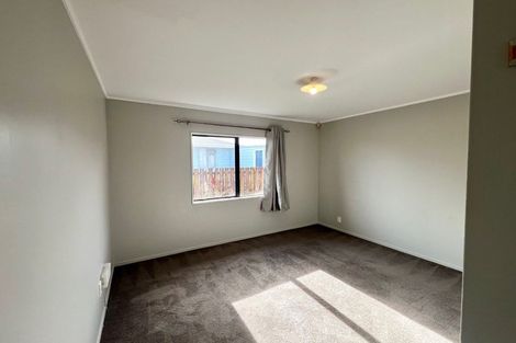 Photo of property in 2/14 Hatherley Place, Clendon Park, Auckland, 2103