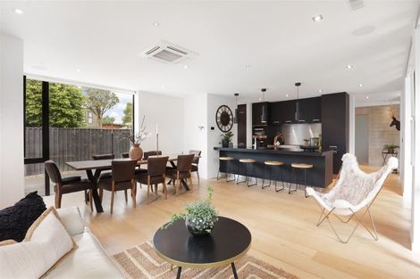 Photo of property in 18 Roa Road, Fendalton, Christchurch, 8041