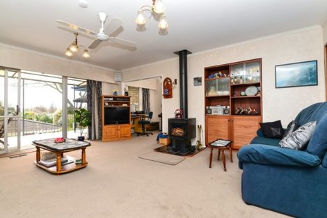 Photo of property in 18 Gilbass Avenue, Hamilton Lake, Hamilton, 3204