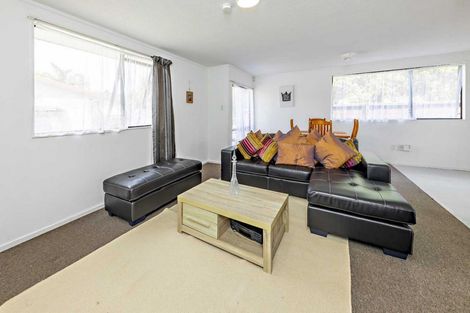 Photo of property in 2/61 Redcrest Avenue, Red Hill, Papakura, 2110