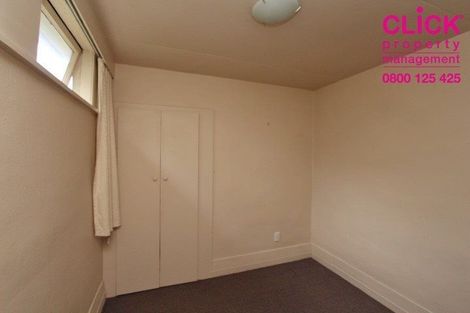 Photo of property in 11 Eglinton Road, The Glen, Dunedin, 9011