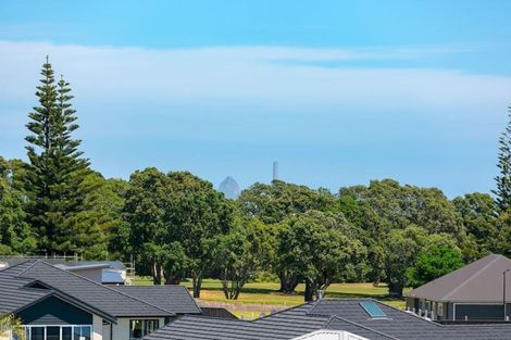 Photo of property in 20 Links Drive, Waiwhakaiho, New Plymouth, 4312