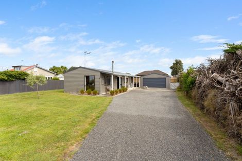 Photo of property in 5 Linklater Avenue, Foxton Beach, Foxton, 4815