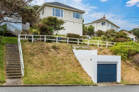 Photo of property in 18 Elphinstone Avenue, Strathmore Park, Wellington, 6022