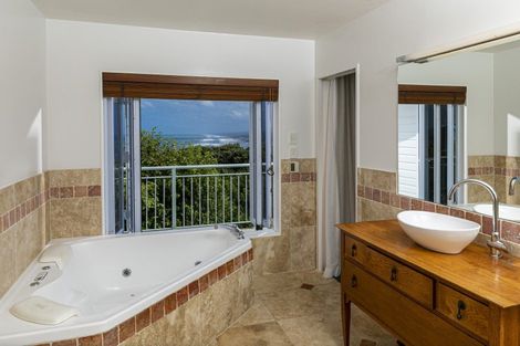 Photo of property in 77 Waitea Road, Muriwai, 0881