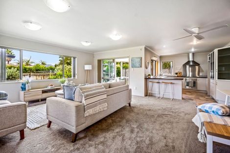 Photo of property in 11 Conifer Grove, Te Kamo, Whangarei, 0112