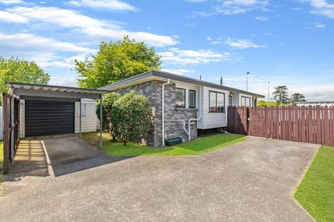 Photo of property in 2/8 Celmisia Place, Weymouth, Auckland, 2103