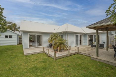 Photo of property in 3 Mermaid Place, Whitianga, 3510