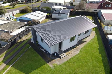 Photo of property in 3 Waitai Street, Castlecliff, Whanganui, 4501