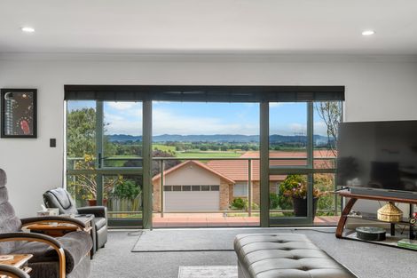 Photo of property in 8 Tironui Terrace, Western Heights, Hamilton, 3200