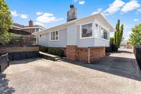 Photo of property in 1/119 Exmouth Road, Northcote, Auckland, 0627