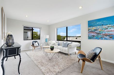 Photo of property in 105 Lincoln Park Avenue, Massey, Auckland, 0614