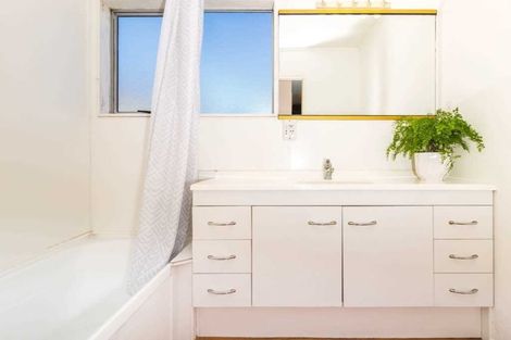 Photo of property in 2/26 Tobin Place, Richmond Heights, Taupo, 3330