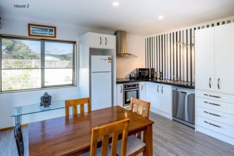 Photo of property in 17 Heperi Street, Waikanae Beach, Waikanae, 5036