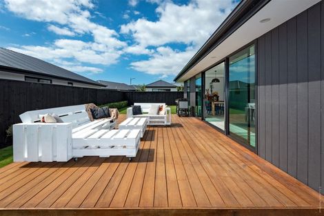 Photo of property in 13 Forge Close, Halswell, Christchurch, 8025