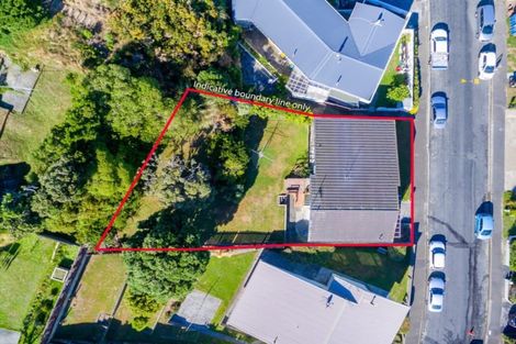 Photo of property in 7 Witham Street, Island Bay, Wellington, 6023