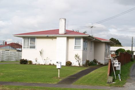 Photo of property in 15 Von Sturmer Street, Mangere East, Auckland, 2024