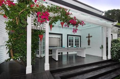 Photo of property in 18 Nikau Street, Eastbourne, Lower Hutt, 5013