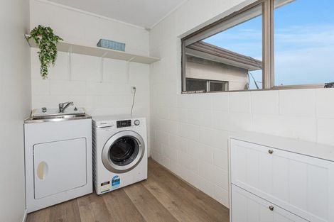 Photo of property in 28 Tawhai Place, Parahaki, Whangarei, 0112