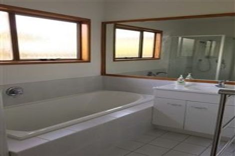 Photo of property in 10 Thelma Crescent, Torbay, Auckland, 0630