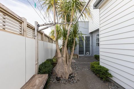Photo of property in 9b Chilman Street, Strandon, New Plymouth, 4312