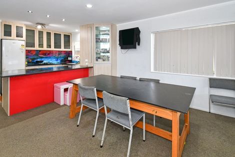 Photo of property in 2 Bill Phillip Place, Clendon Park, Auckland, 2103