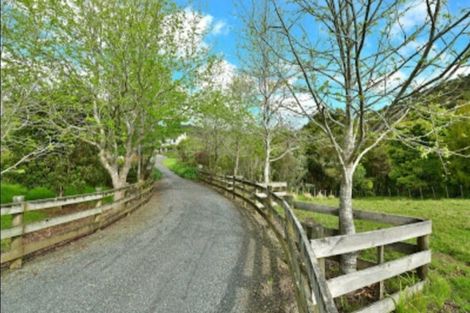 Photo of property in 420 Mangakura Road, Helensville, 0875