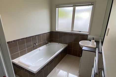 Photo of property in 7 Bibury Avenue, Henderson, Auckland, 0612