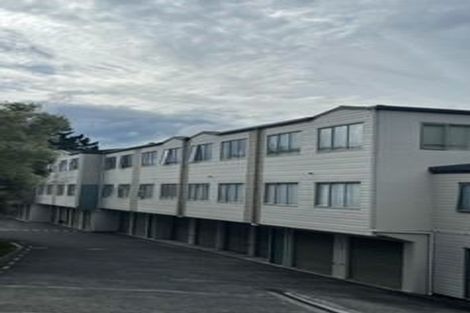 Photo of property in The Haven, 15/120 Beach Haven Road, Beach Haven, Auckland, 0626