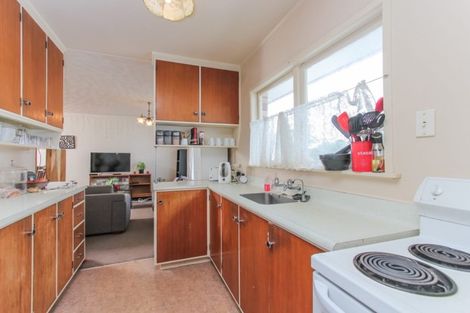 Photo of property in 2/120 Titirangi Road, New Lynn, Auckland, 0600