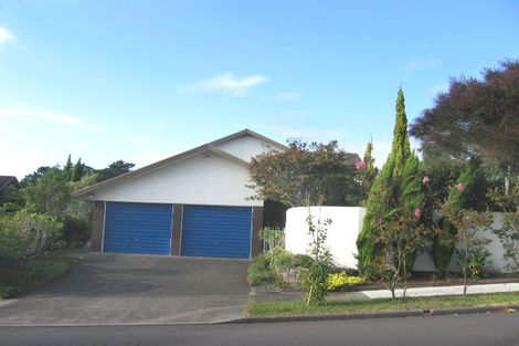 Photo of property in 25 Ravenstone Place, Chatswood, Auckland, 0626