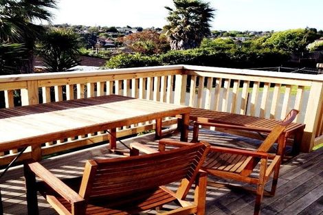 Photo of property in 8 Majesty Place, Half Moon Bay, Auckland, 2012