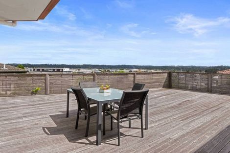 Photo of property in 39 Bluebird Crescent, Unsworth Heights, Auckland, 0632