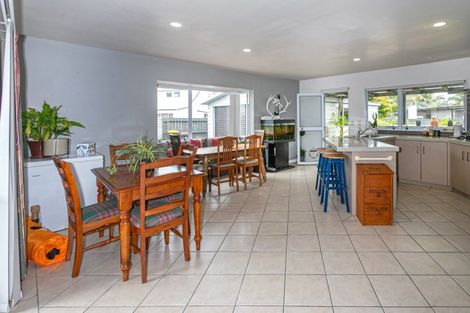 Photo of property in 13 Willow Grove, Tairua, 3508