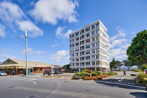 Photo of property in Rona House, 33 Rimu Street, Eastbourne, Lower Hutt, 5013