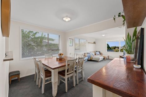 Photo of property in 1/30 Elizabeth Drive, West Harbour, Auckland, 0618